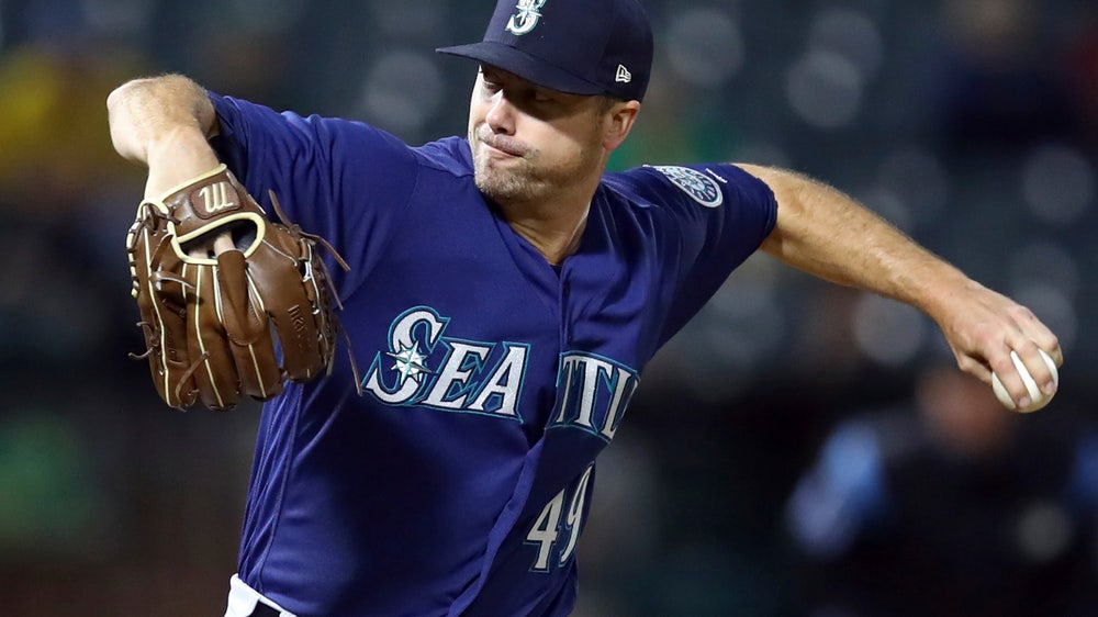 LeBlanc sets tone in Mariners 7-1 win over Athletics