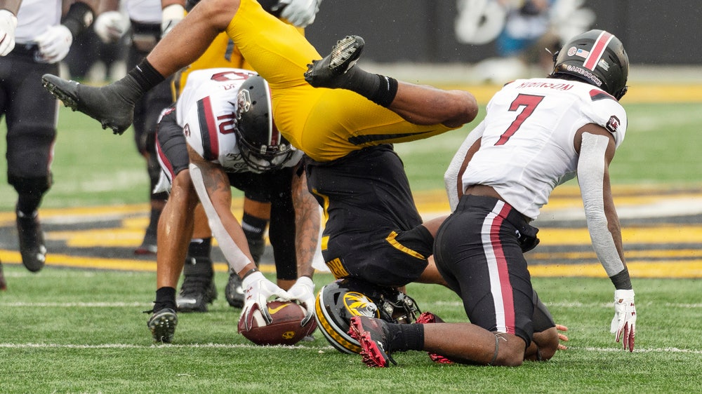 Studious Garrett helps Missouri rout South Carolina