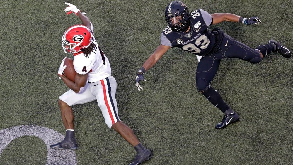 No. 3 Georgia routs Vanderbilt 30-6 in rare SEC road opener
