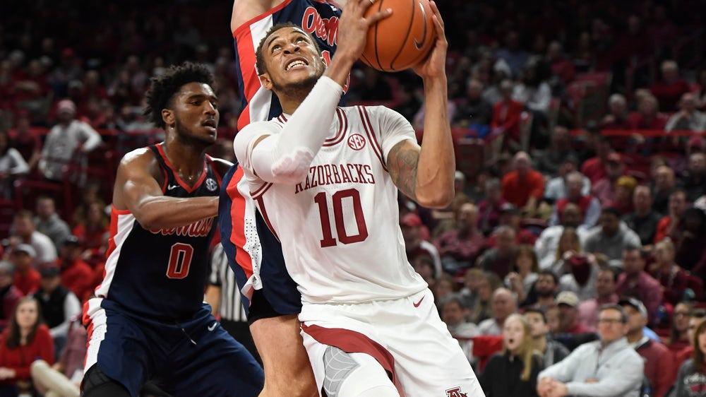 Harris’ late basket ends Arkansas’ six-game losing streak