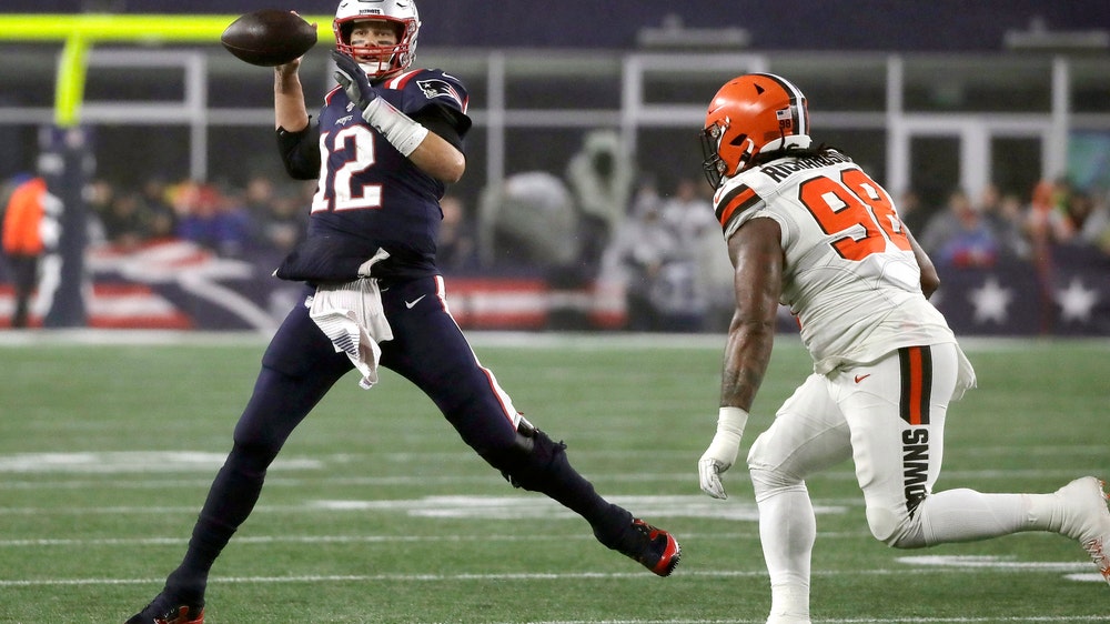 Belichick wins 300th, perfect Patriots beat Browns 27-13