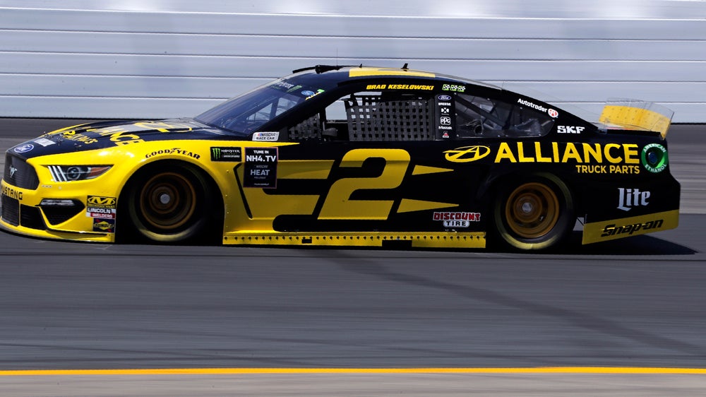 Kevin Harvick holds off Denny Hamlin at New Hampshire