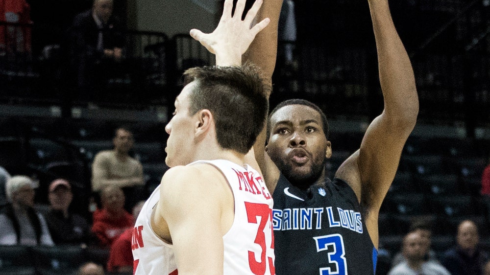 Bess powers Saint Louis to an upset of Dayton