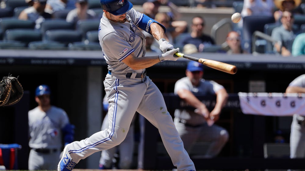 Grichuk's glove, bat help Blue Jays hold off Yanks 2-1