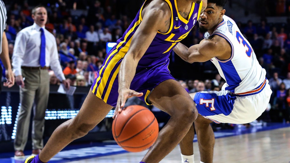 No. 10 LSU holds out Smart in wake of Wade suspension