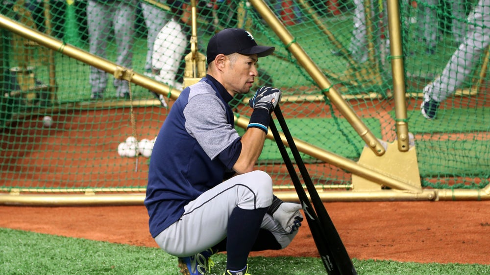 Ichiro cheered at Tokyo Dome, Mariners top A’s 9-7 in opener