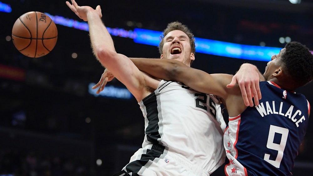 Aldridge scores 38 to lead Spurs past Clippers 122-111