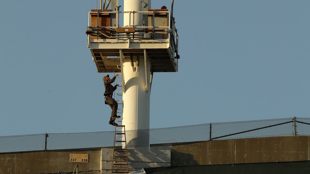 Start of Reds-A’s game delayed due to lighting malfunction