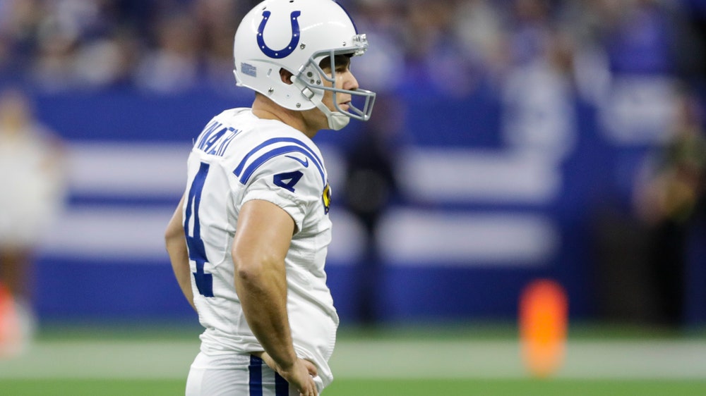 Colts claim kicker off waivers amid Vinatieri's struggles
