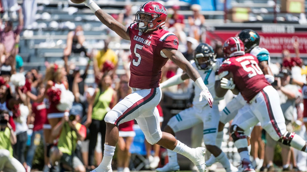 Bentley throws 4 TDs, South Carolina beats Coastal Carolina