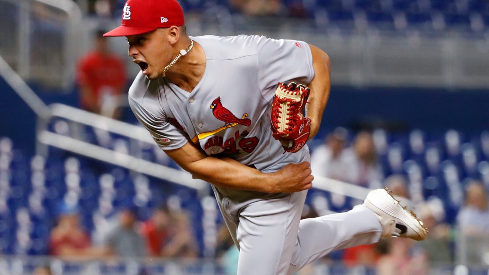 Rocket-armed Cardinals closer Hicks has torn elbow ligament