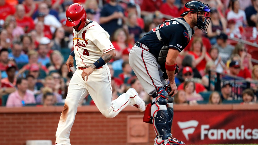 Cards’ Molina goes on IL with strained right thumb tendon