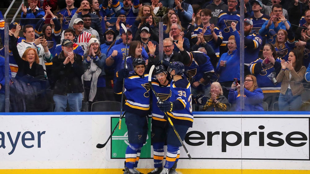 Defending champ Blues beat Jets 4-1 for 8th straight victory