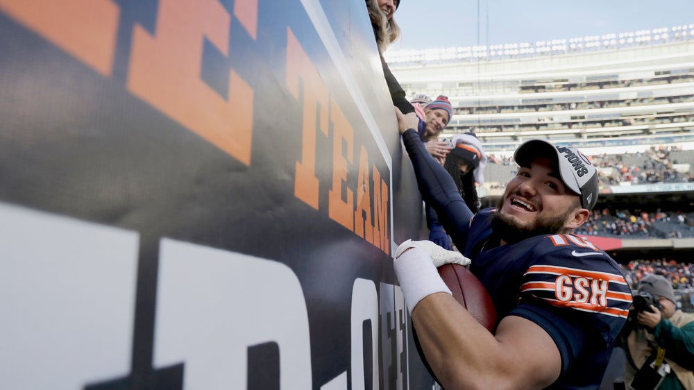 Bears clinch 1st playoff berth since 2010, beat Packers