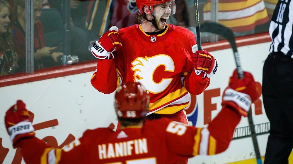 Lindholm scores twice, Flames rally past Oilers 4-2