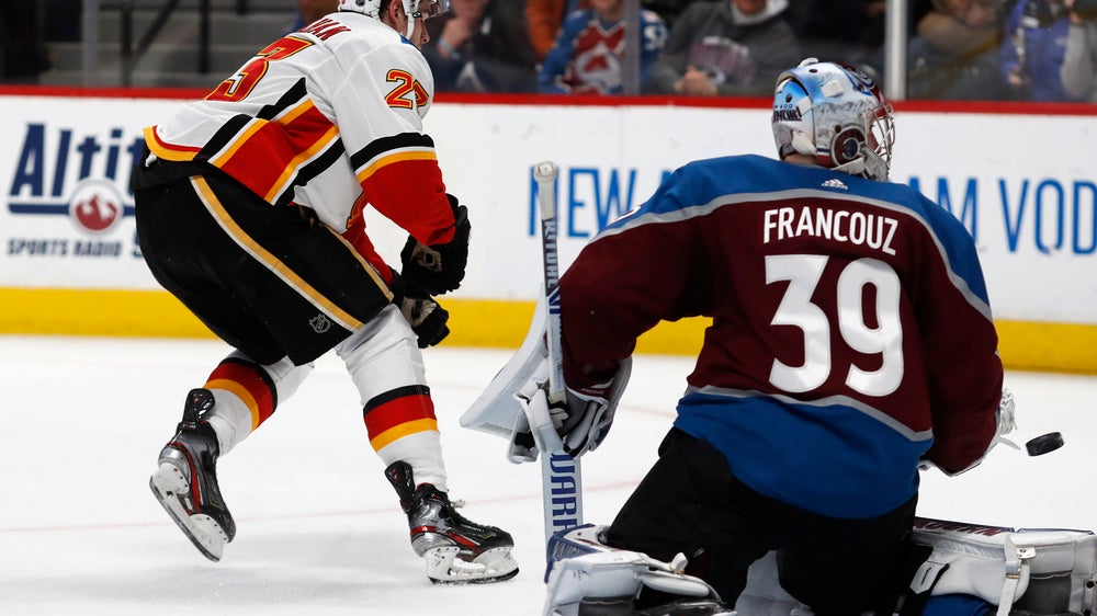 Monahan's goal in OT gives Flames 5-4 win over Avalanche