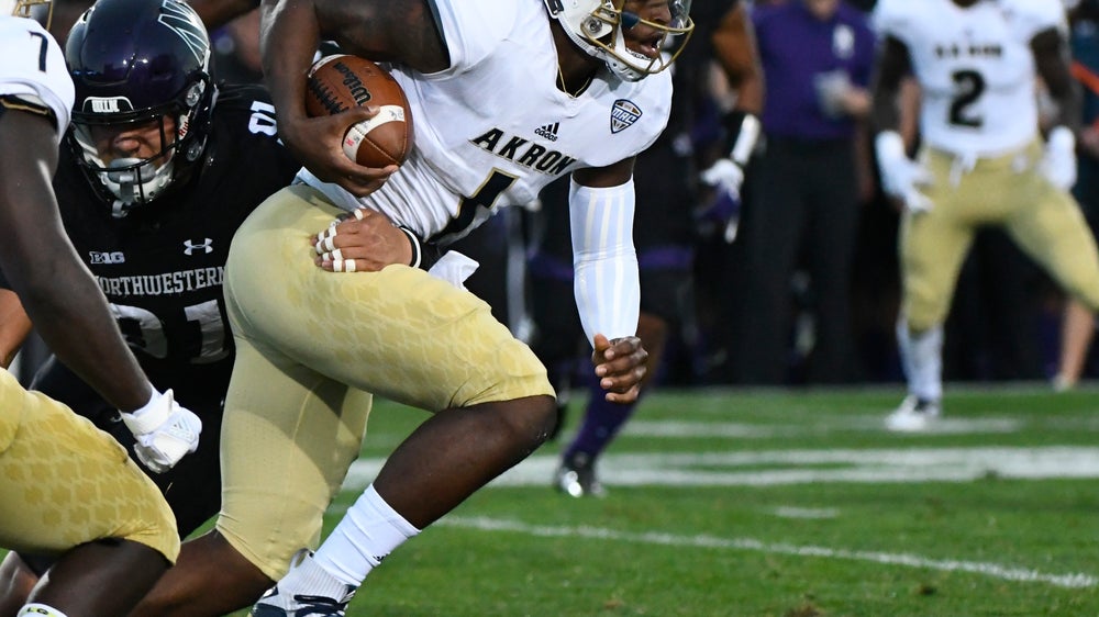Akron rallies in 2nd half for 39-34 upset of Northwestern