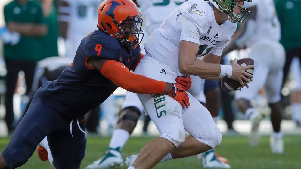 Barnett rallies South Florida to 25-19 win over Illinois