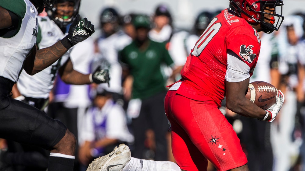 McDonald, Davis propel Hawaii past UNLV 21-7.