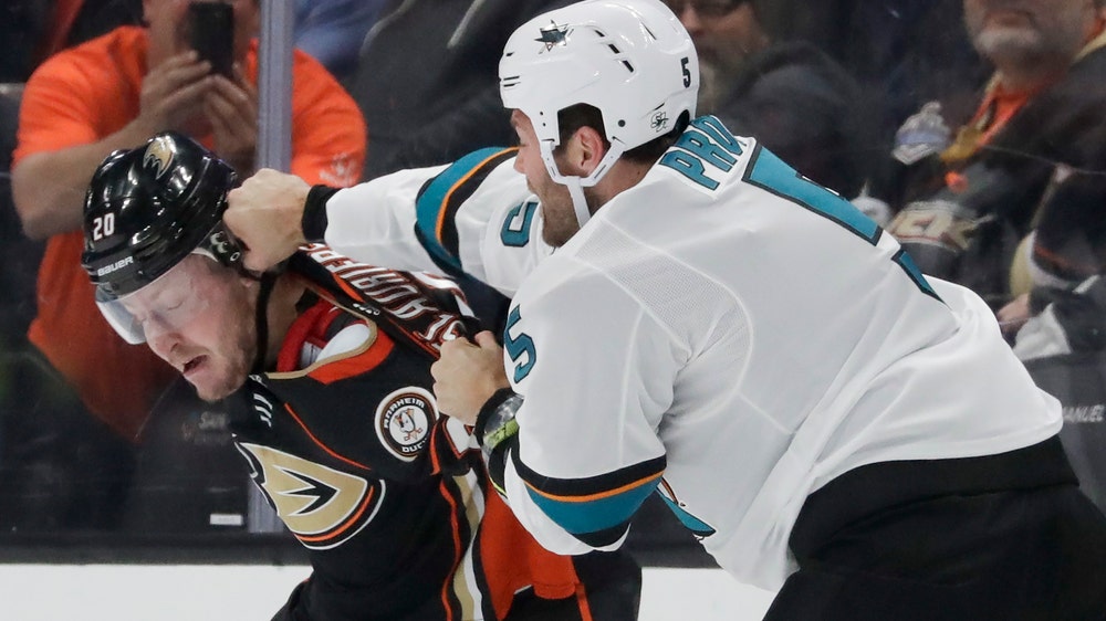 Burns, Kane help Sharks beat Ducks for 5th straight win