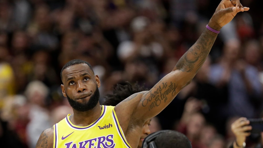 LeBron James lead Lakers past Cavs in Cleveland return
