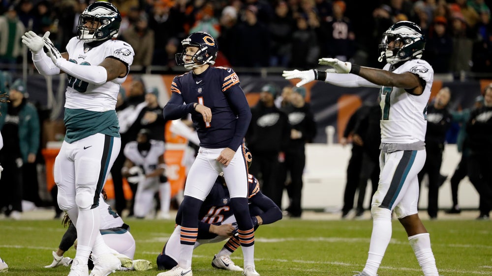 Eagles stave off Bears on missed FG; Chargers edge Ravens
