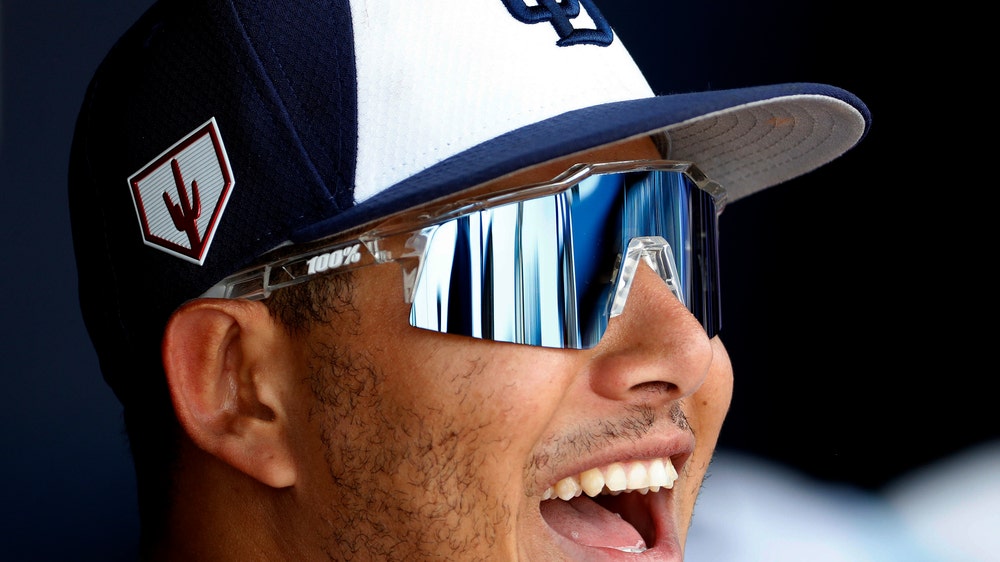 Machado impresses Padres' teammates with baseball IQ