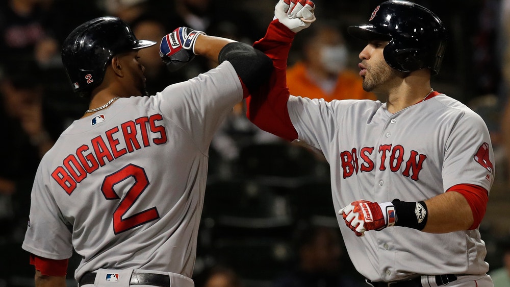 Bradley helps Red Sox rally past White Sox 9-4