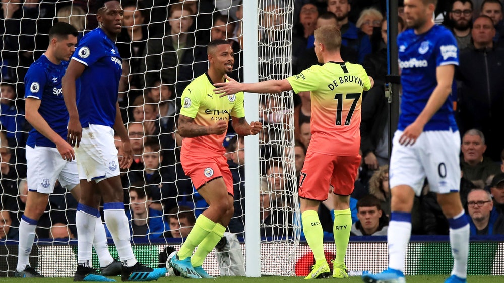 Man City beats Everton 3-1, stays 5 points behind Liverpool