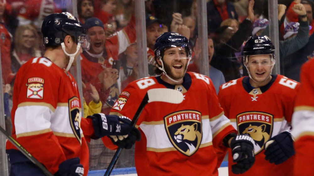 Acciari, Bobrovsky lift Panthers over Canucks 5-2