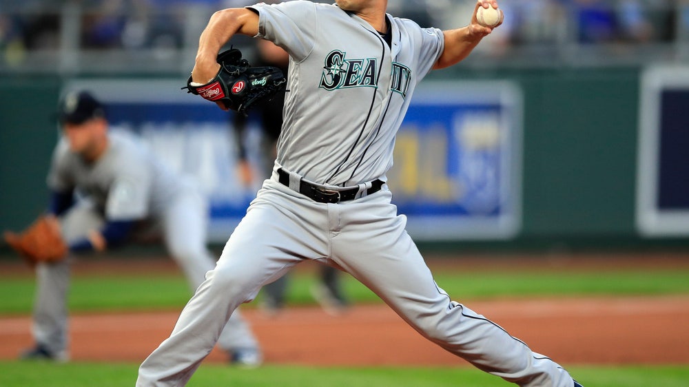 Mariners hand KC 8th straight L; Merrifield hit streak at 30
