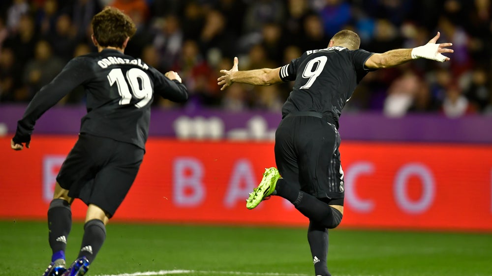 Late goal gives 10-man Valencia win over Girona