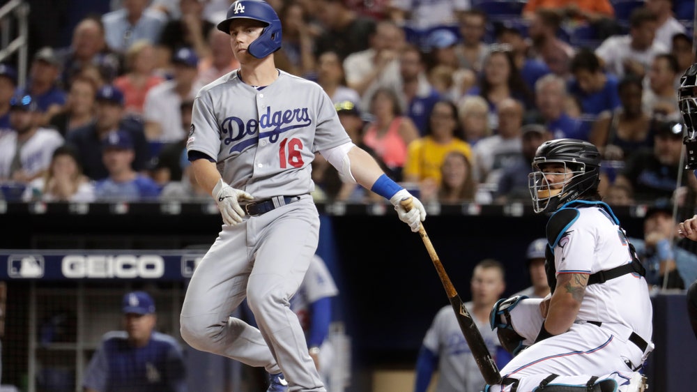 Smith hits 2 of Dodgers' 6 HRs as they pound Marlins 15-1