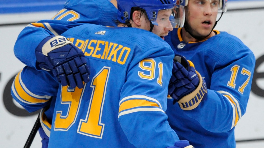 Tarasenko scores twice, Blues beat Blackhawks 7-3