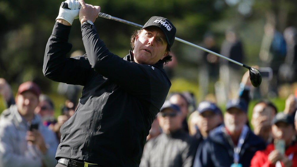 Phil Mickelson on brink of 5th Pebble Beach victory