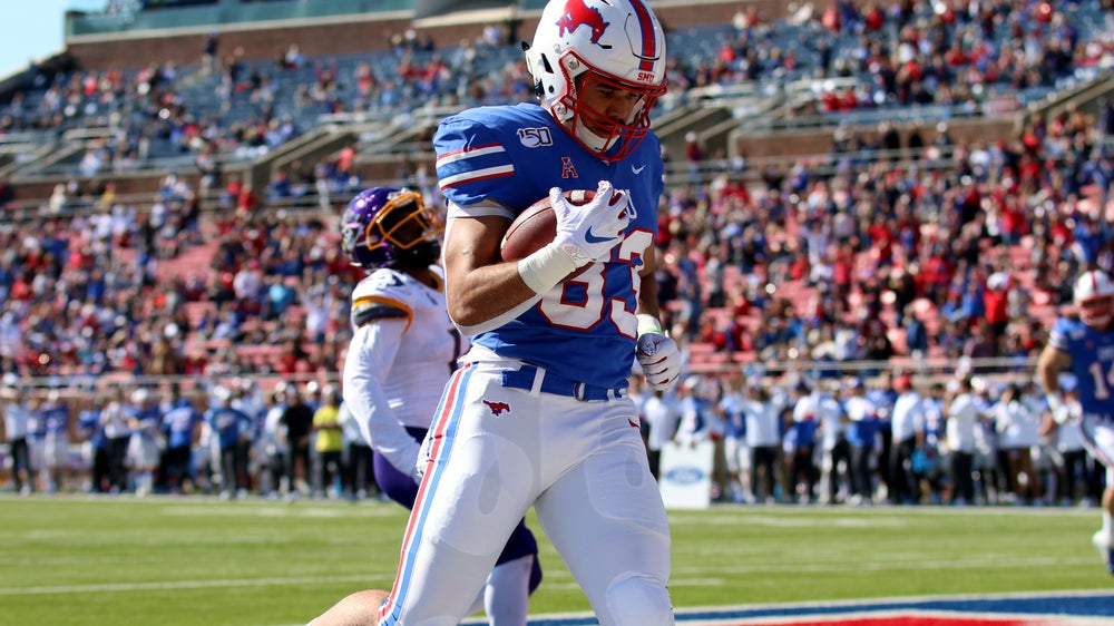 No. 23 SMU bounces back by outscoring East Carolina 59-51