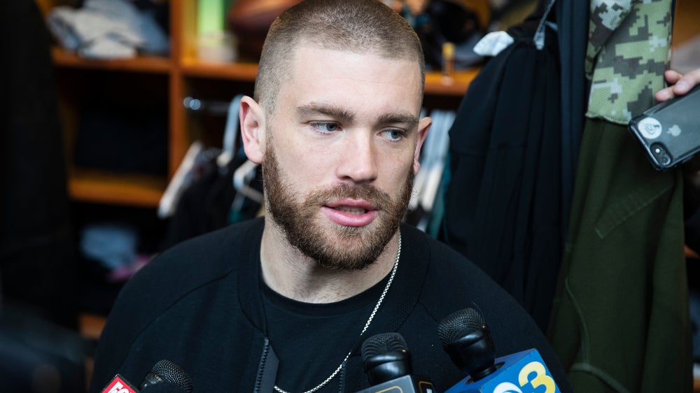 Carson Wentz led injury-depleted Eagles until he couldn't