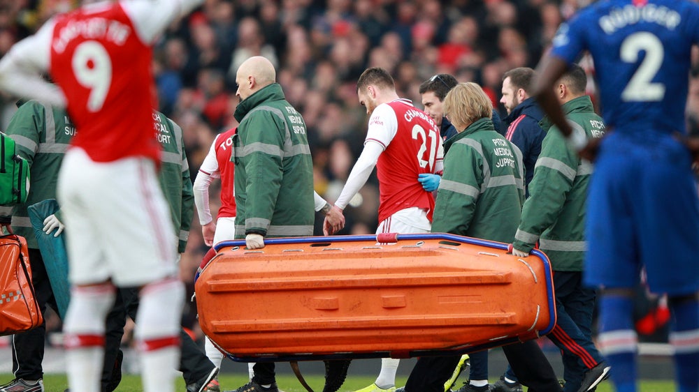 Arsenal defender Chambers out up to 9 months after surgery
