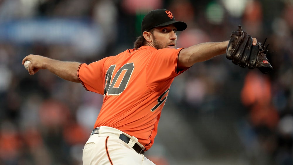 Bumgarner keeps rolling, Giants thump Padres 8-3
