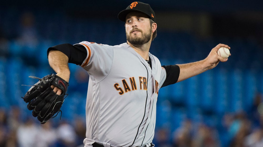 Pomeranz, 2 relievers toss 2-hitter, Giants beat Jays 4-0