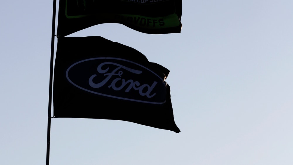 Hemric beats playoff drivers for NASCAR pole at Kansas