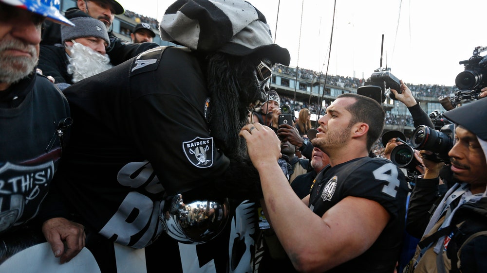 Raiders close out Oakland tenure with late-game collapse