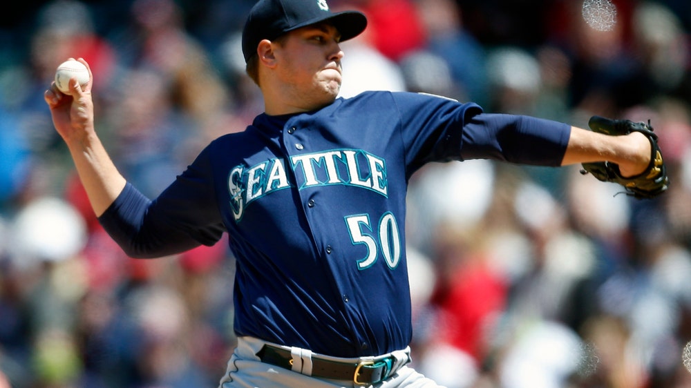 Rookie Swanson gets first win, Mariners blast Indians 10-0