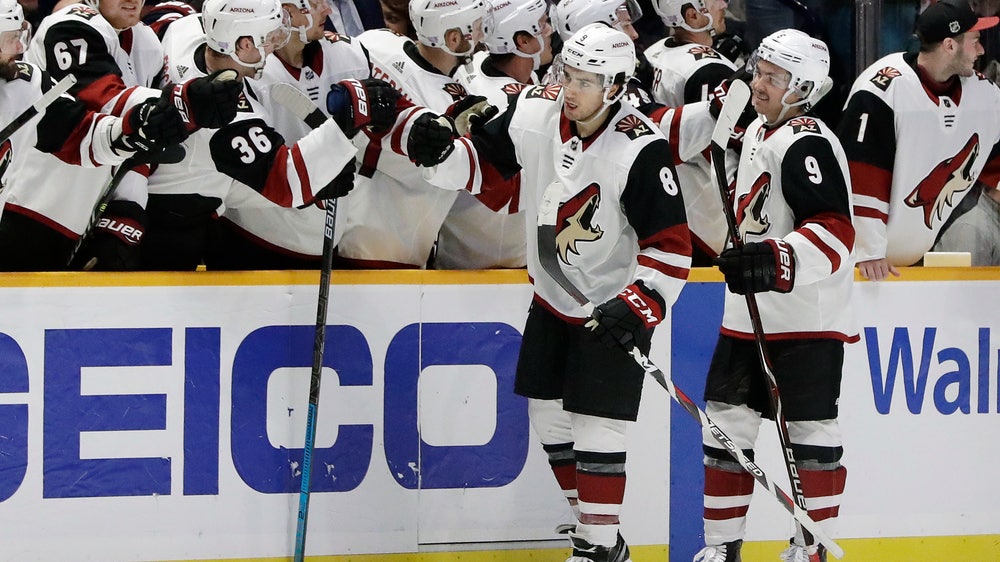 Hill gets 1st NHL shutout as Coyotes top Predators 3-0