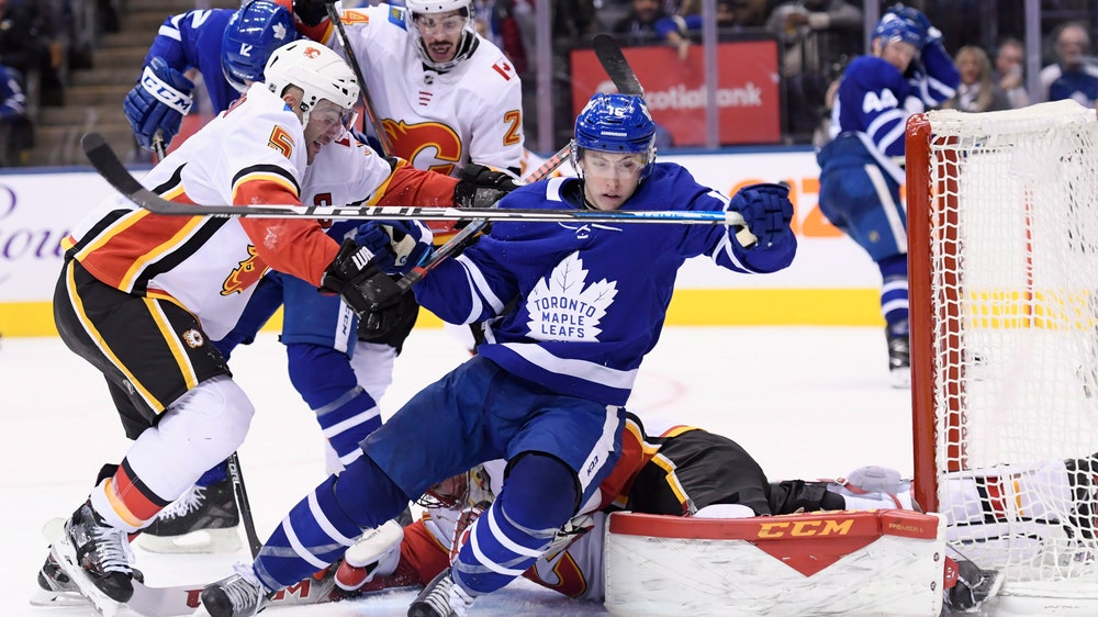 Monahan, Lindholm net 3rd-period goals, Flames top Leafs 3-1