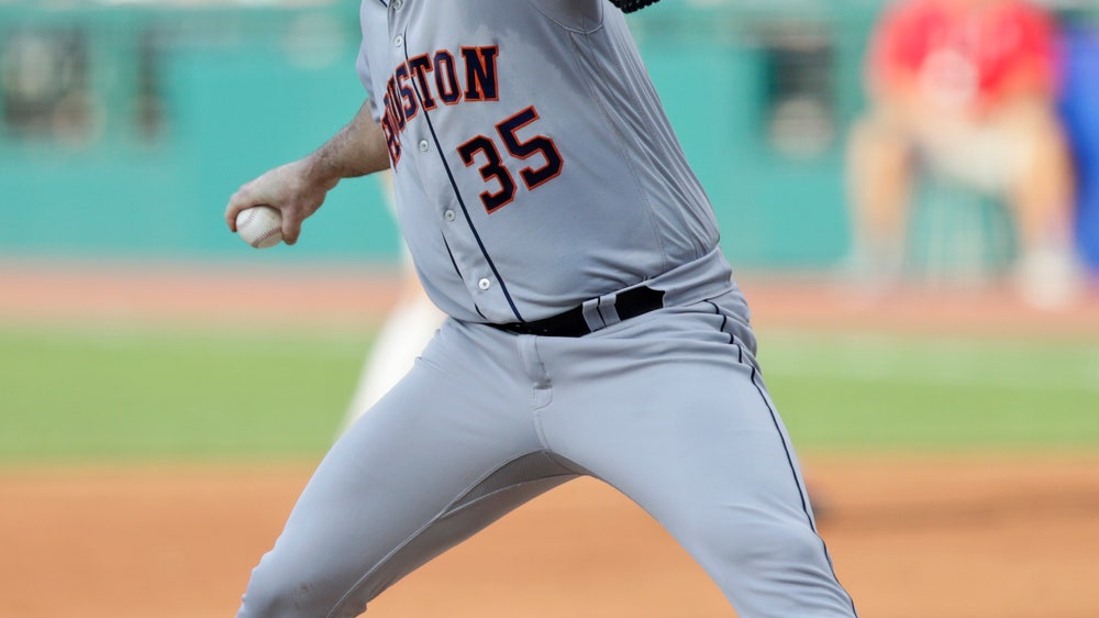 Verlander strikes out 13, Astros blank Indians 2-0