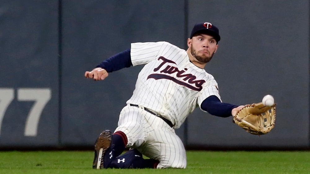 Field’s 2 HRs lead Twins past Tigers, 11-4