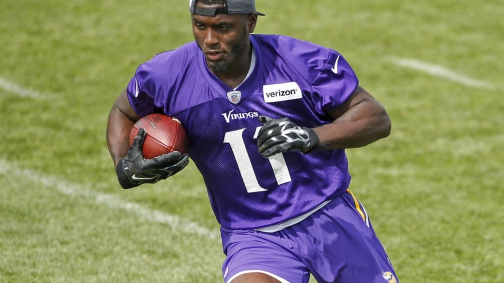 Ochocinco the latest to offer help for Vikings' Treadwell