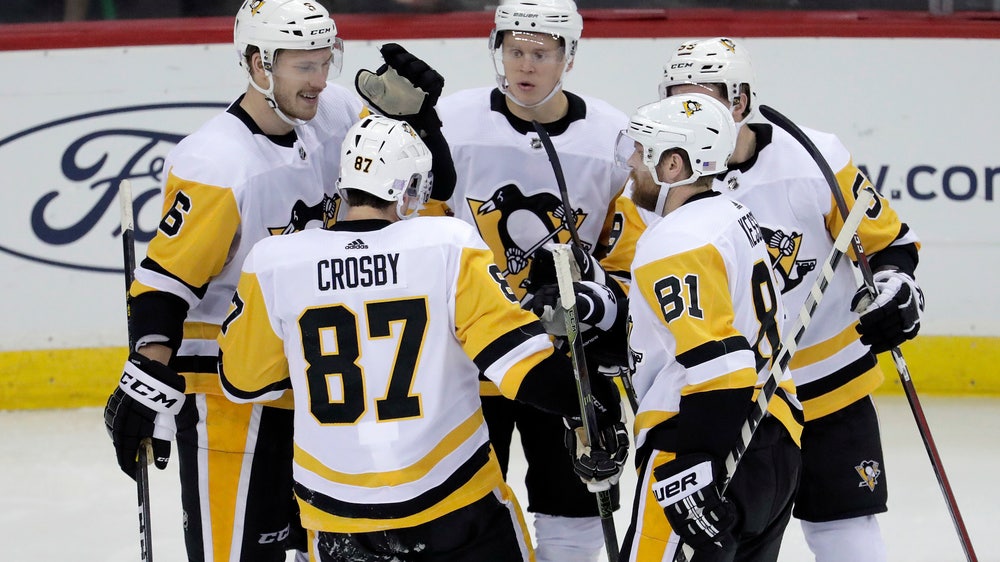 Penguins send Hagelin to Kings for Pearson