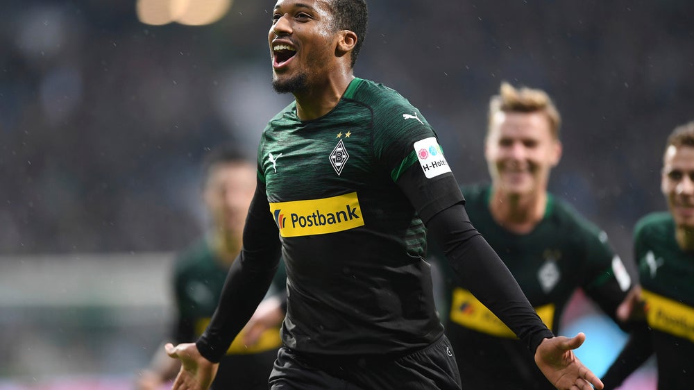 Plea scores hat trick for Gladbach